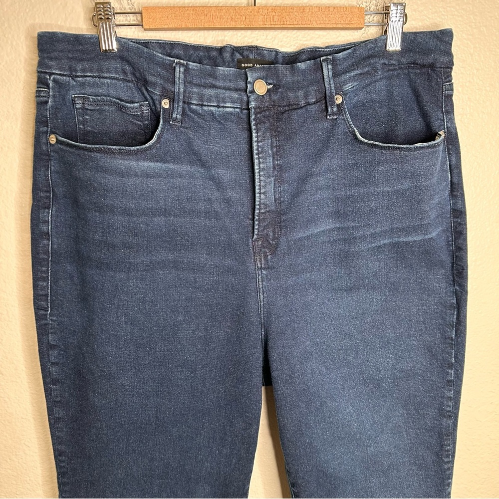 Good American Good Legs Crop Mini Boot jeans 18 - Picture 3 of 14